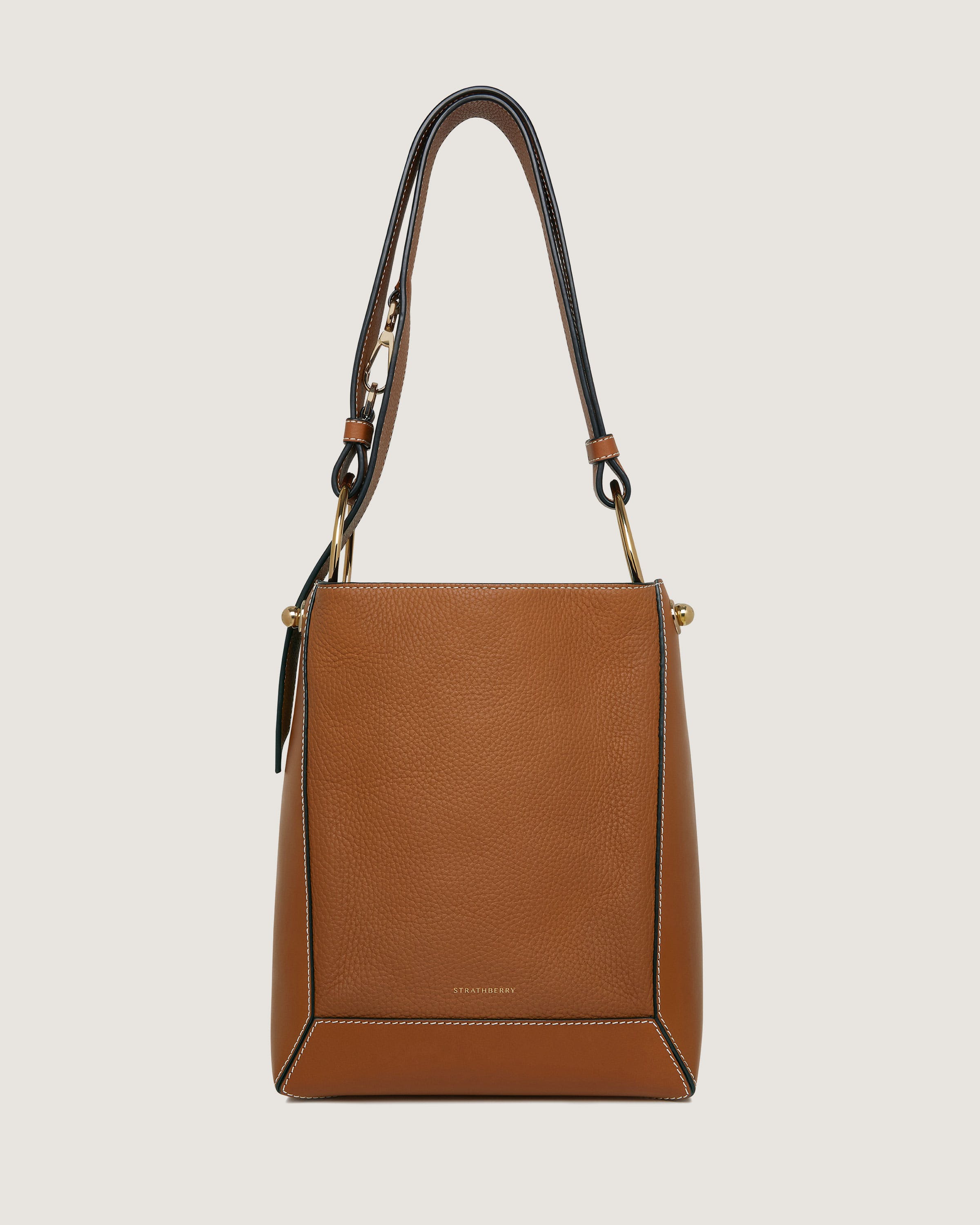 ストラスベリー - Lana Midi Bucket Bag - レザーバケットバッグ - タン