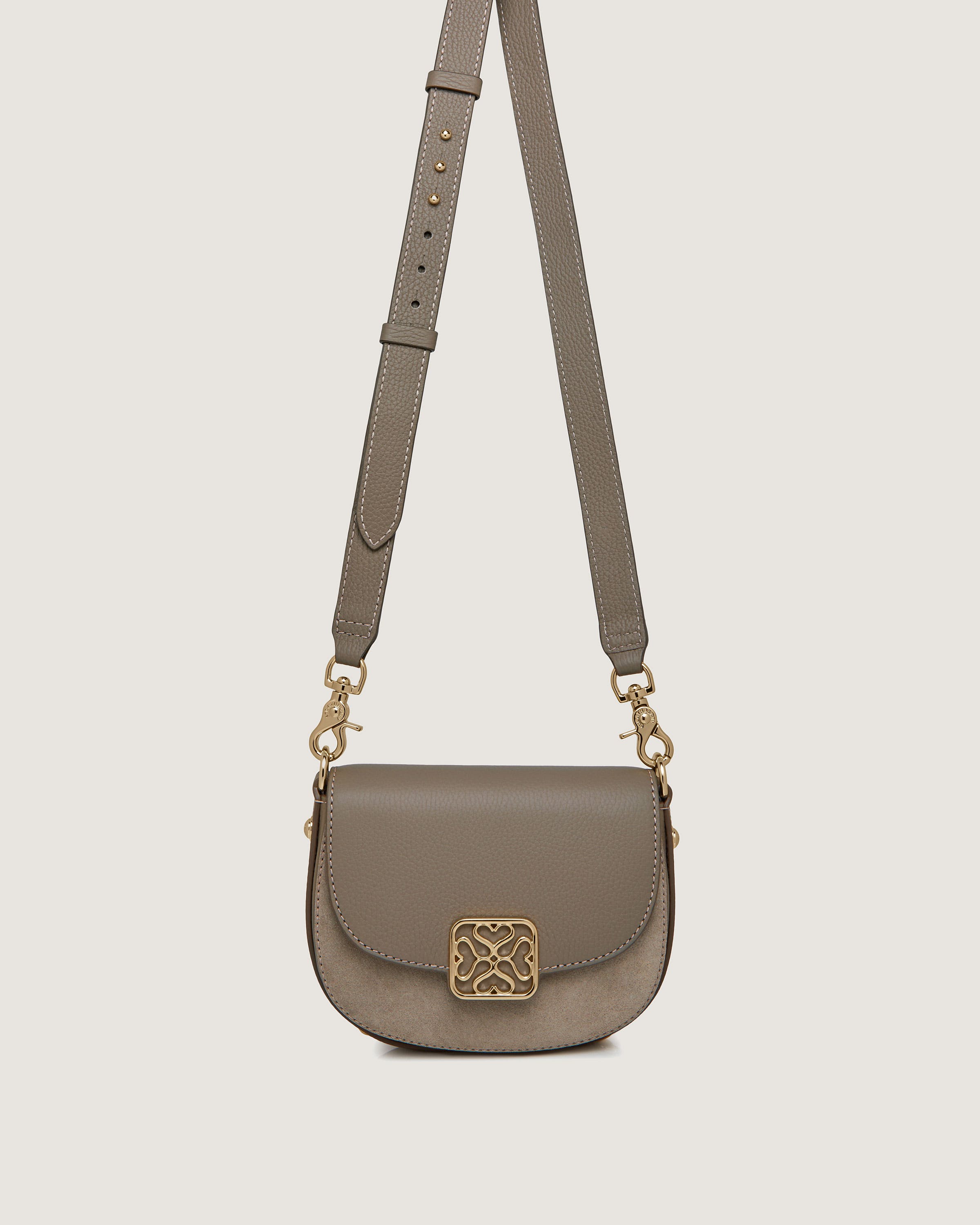 A cross body bag with a chain strap