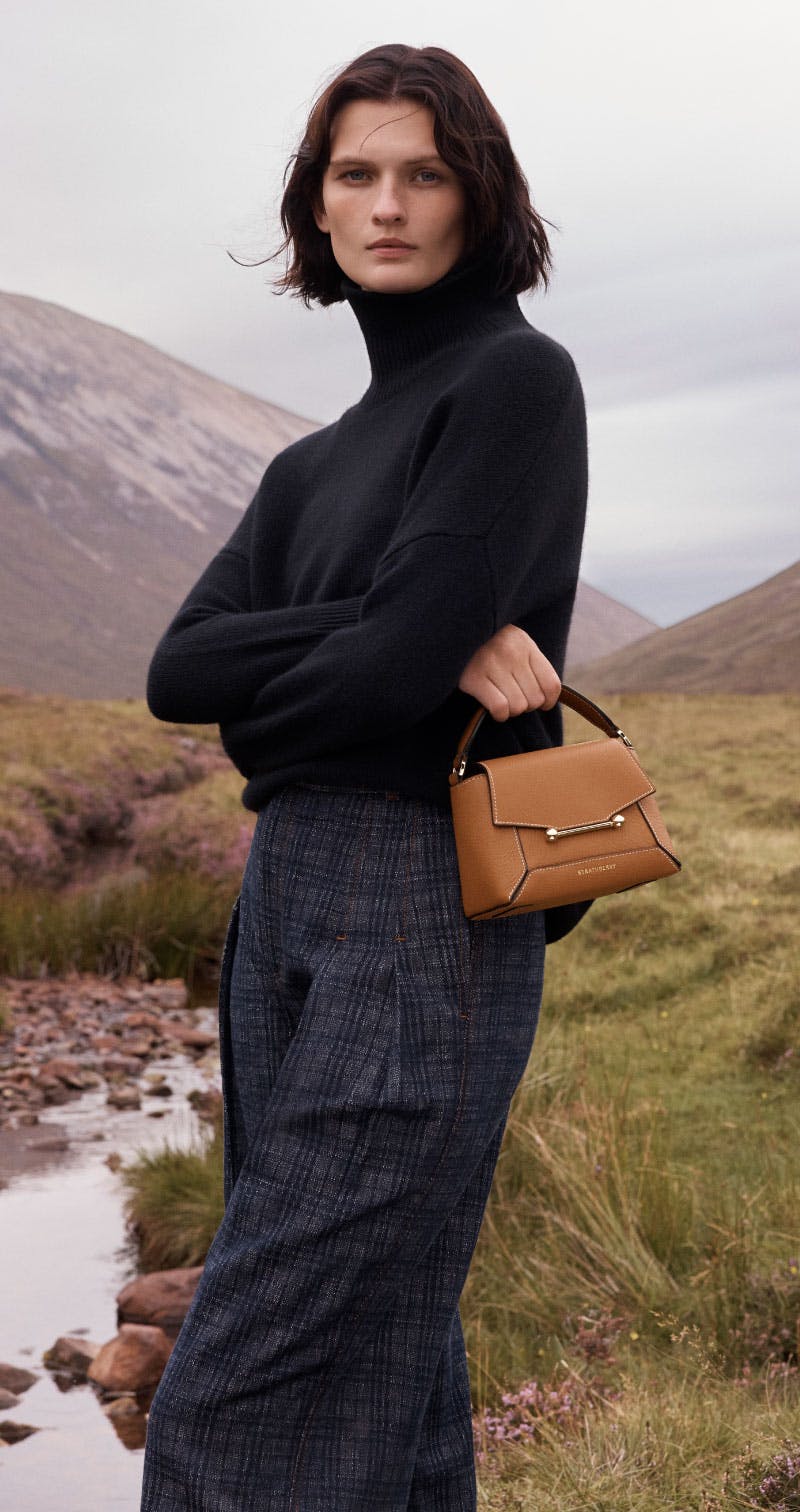 極美品 STRATHBERRY ストラスベリー巾着 ハンドバッグ 手提げ 極美品 STRATHBERRY ストラスベリー巾着 ハンドバッグ 手提げ - バッグ