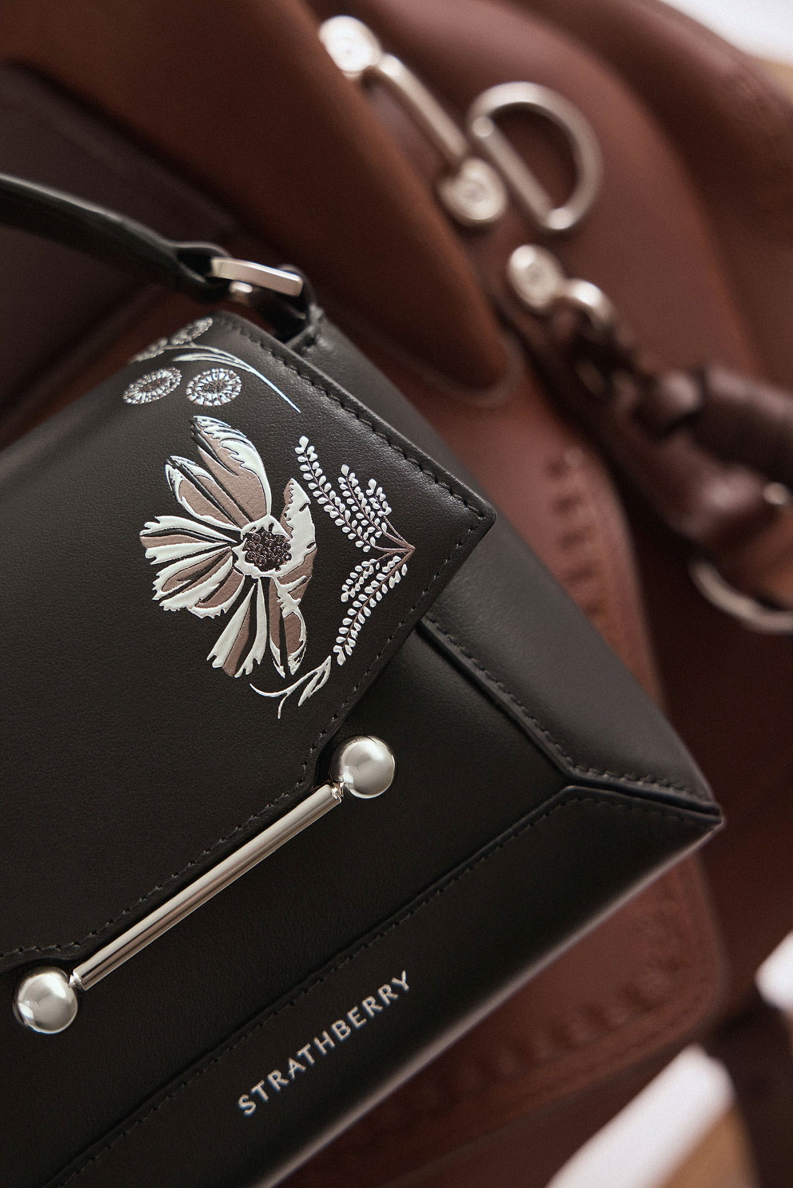 コラボレーション | Strathberry 日本 / Japan