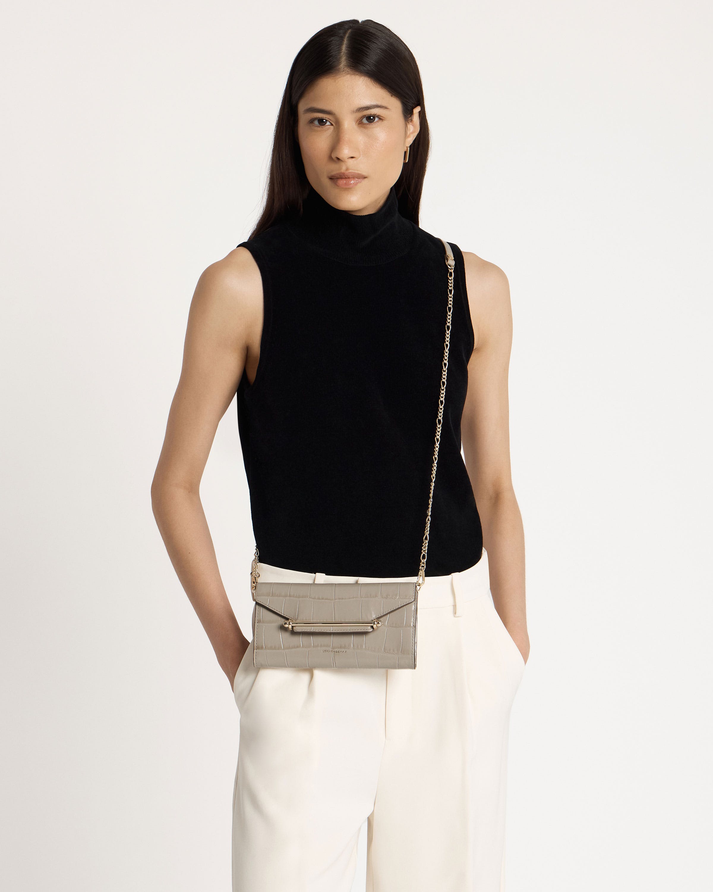 ローズマリー Strathberry - Multrees Chain Wallet - Crossbody Leather Mini